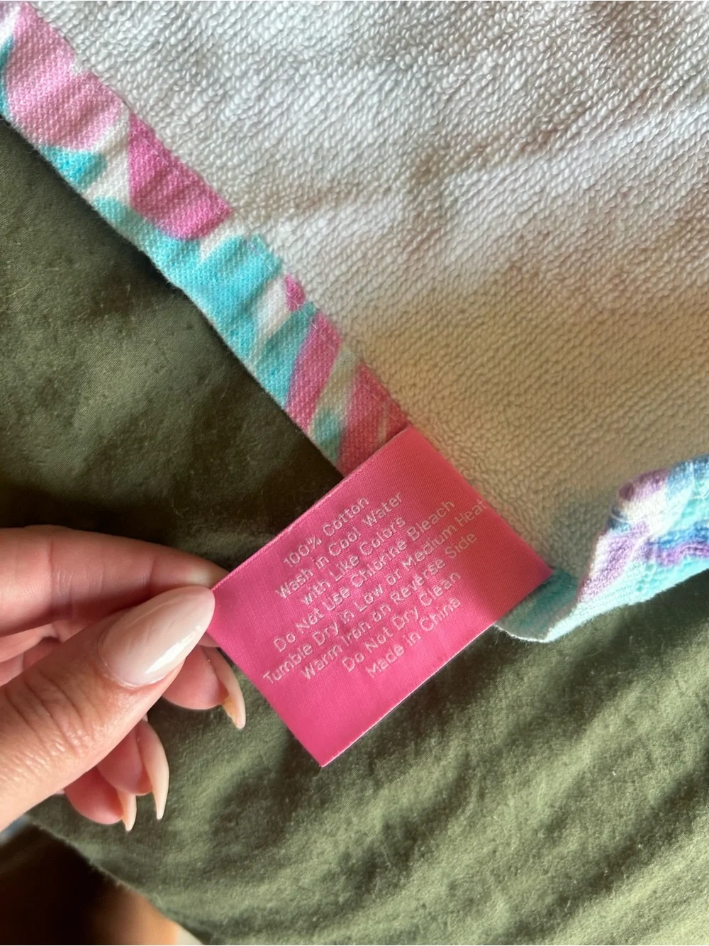 NWOT Lilly Pulitzer splendor in the sand beach towel
